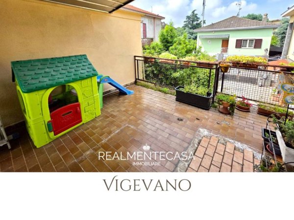 casa indipendente in vendita a Vigevano