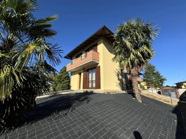 casa indipendente in vendita a Vigevano