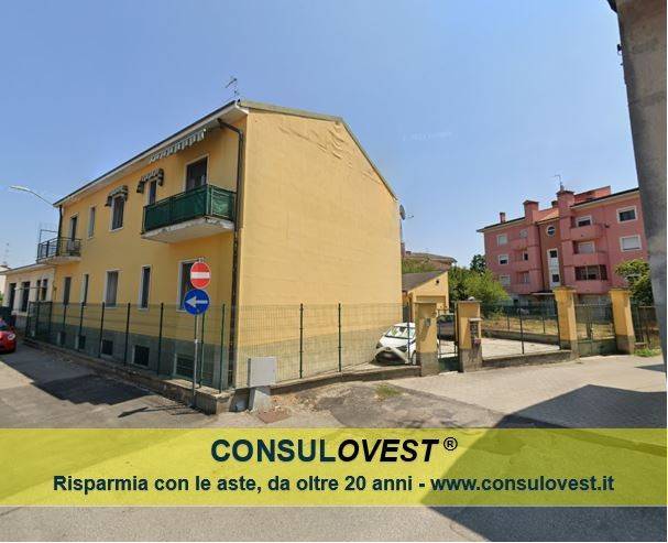 appartamento in vendita a Vigevano in zona Fogliano
