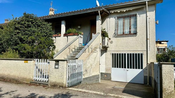 casa indipendente in vendita a Vigevano