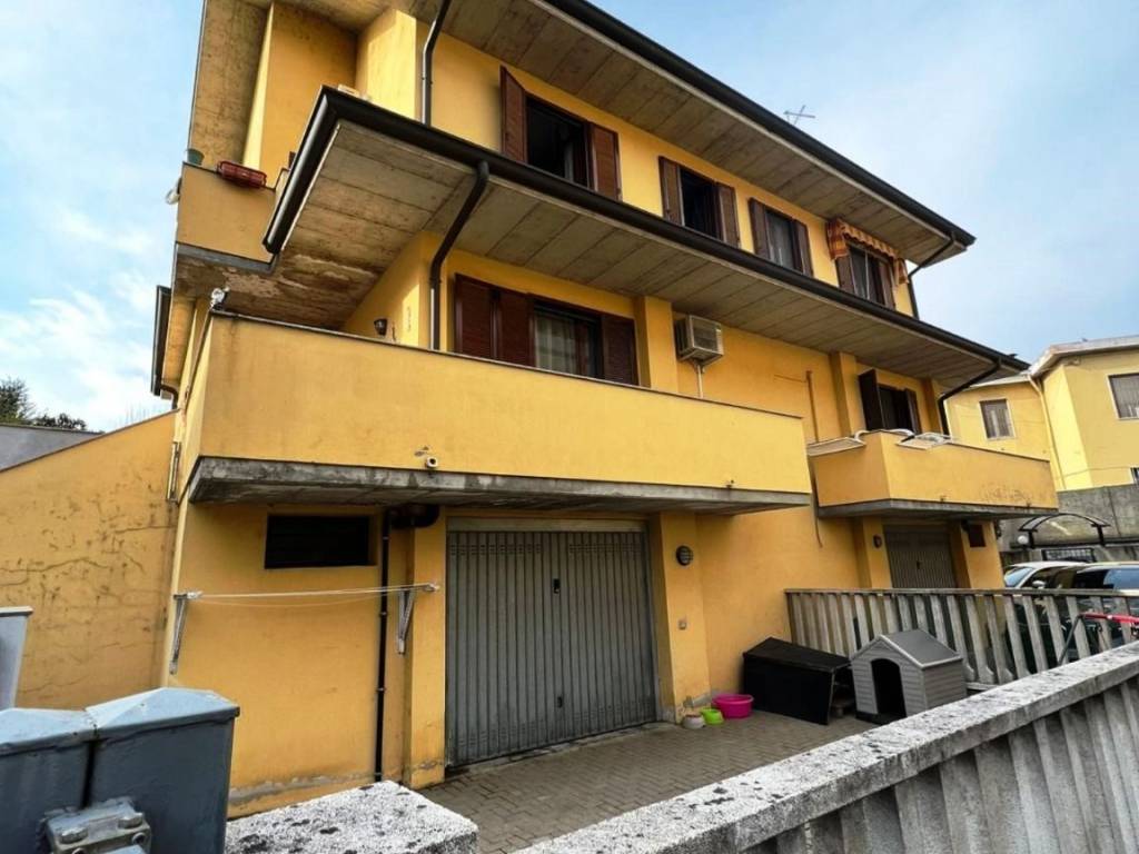 casa indipendente in vendita a Vigevano