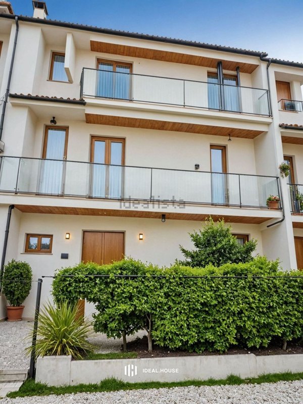 casa indipendente in vendita a Vigevano