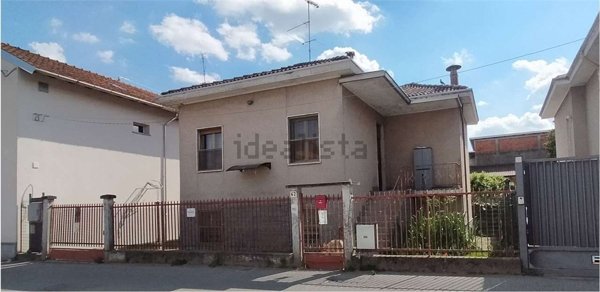 casa indipendente in vendita a Vigevano in zona Buccella