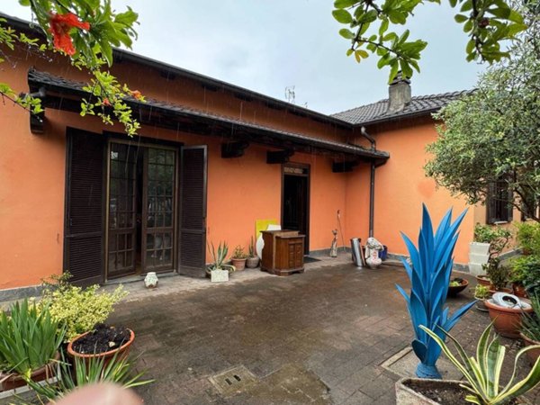 casa indipendente in vendita a Vigevano