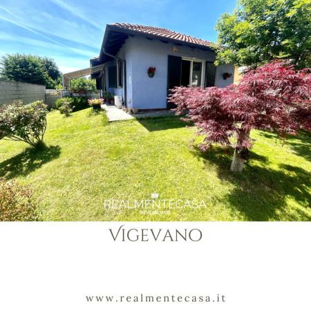 casa indipendente in vendita a Vigevano