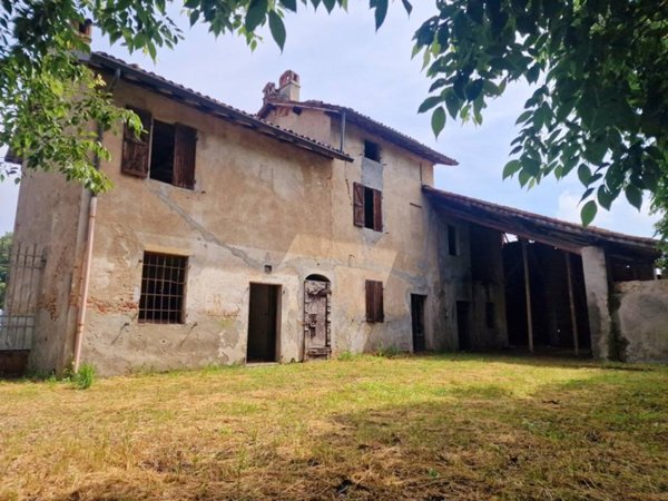 casa indipendente in vendita a Vigevano