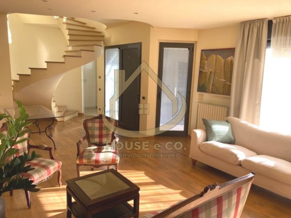 casa indipendente in vendita a Vigevano