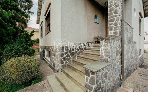 casa indipendente in vendita a Vigevano