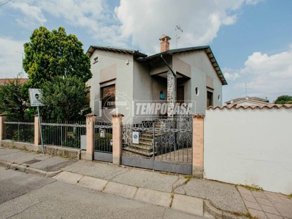 casa indipendente in vendita a Vigevano