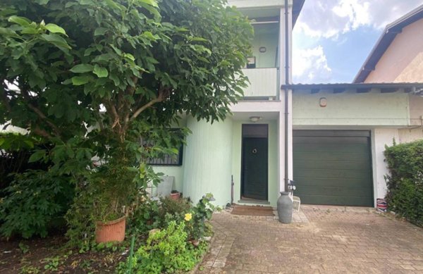 casa indipendente in vendita a Vigevano
