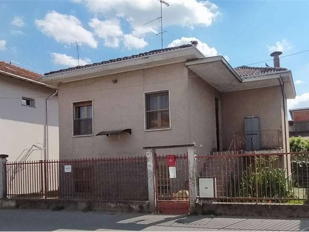 casa indipendente in vendita a Vigevano in zona Buccella