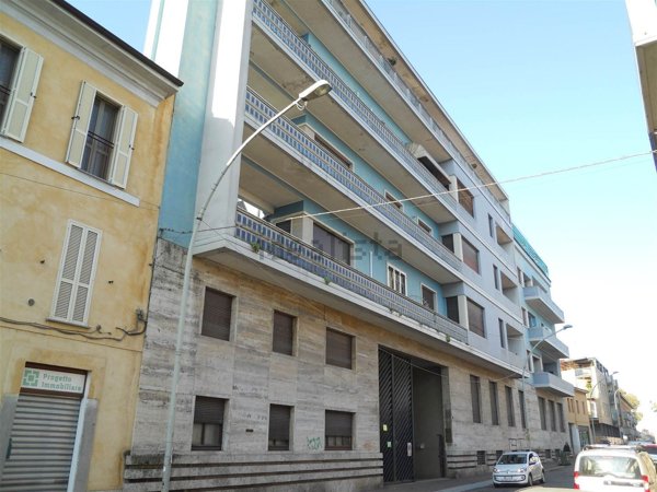 locale di sgombero in vendita a Vigevano