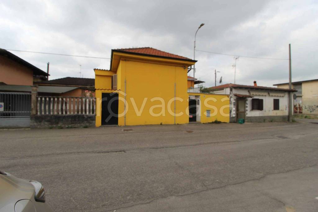 casa indipendente in vendita a Vigevano in zona Piccolini
