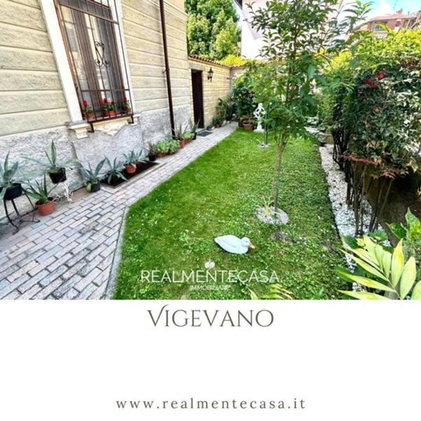 casa indipendente in vendita a Vigevano