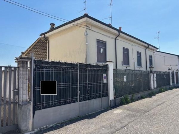 casa indipendente in vendita a Vigevano