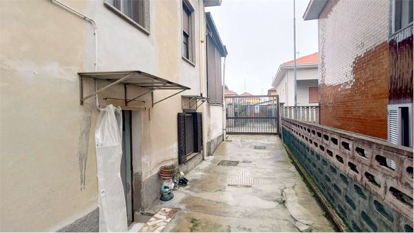 casa indipendente in vendita a Vigevano
