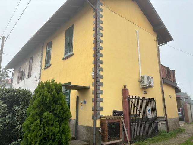casa indipendente in vendita a Vigevano