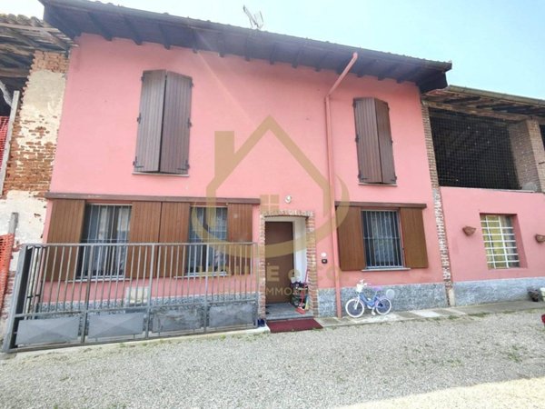 casa indipendente in vendita a Vigevano