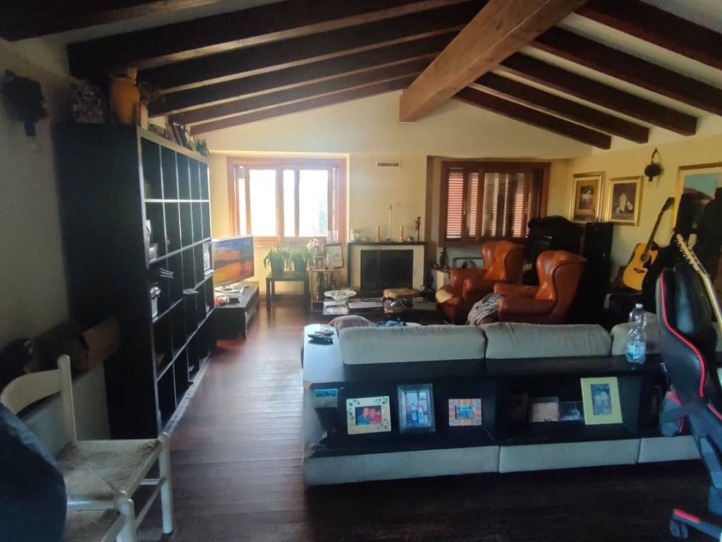 casa indipendente in vendita a Vigevano