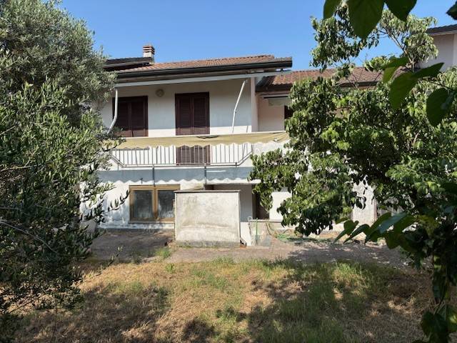 casa indipendente in vendita a Vigevano