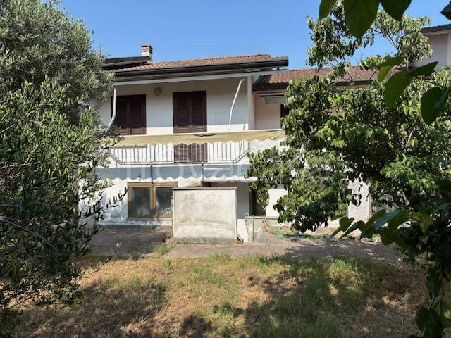casa indipendente in vendita a Vigevano