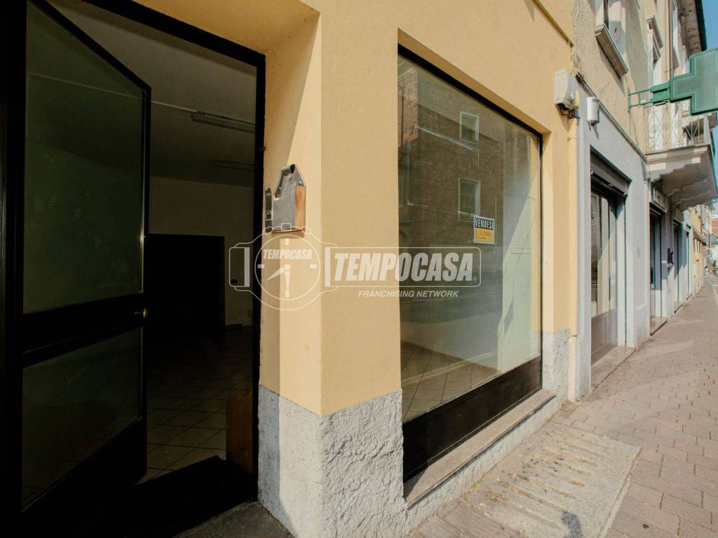 negozio in vendita a Vigevano