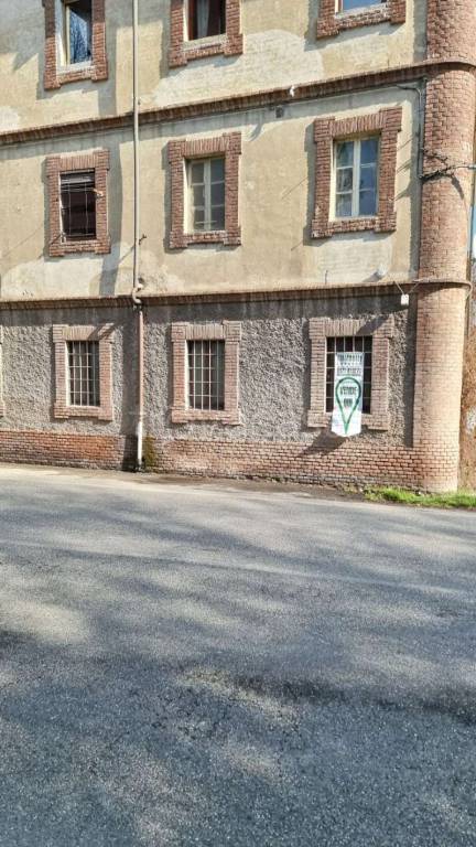 ufficio in vendita a Vigevano in zona Sforzesca