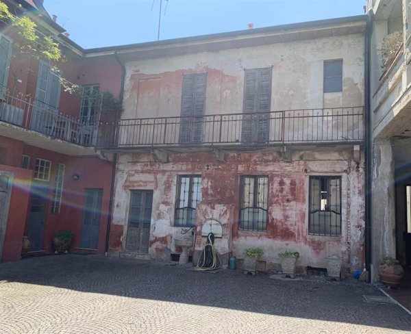 casa indipendente in vendita a Vigevano