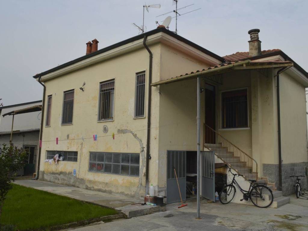 casa indipendente in vendita a Vigevano