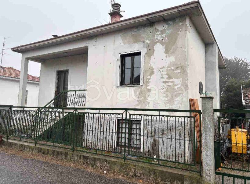 casa indipendente in vendita a Vigevano
