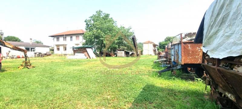 casa indipendente in vendita a Vigevano