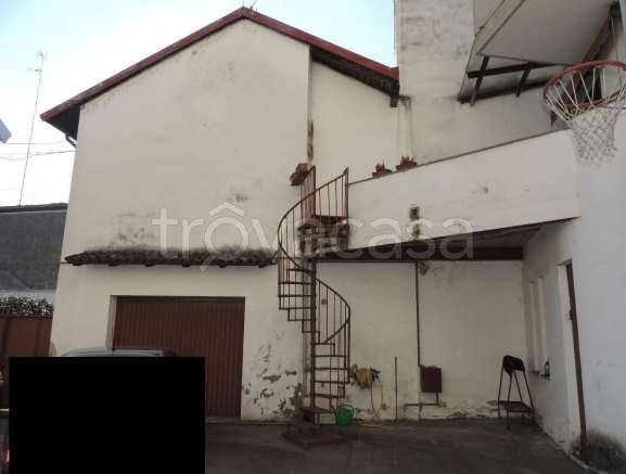 casa indipendente in vendita a Vigevano