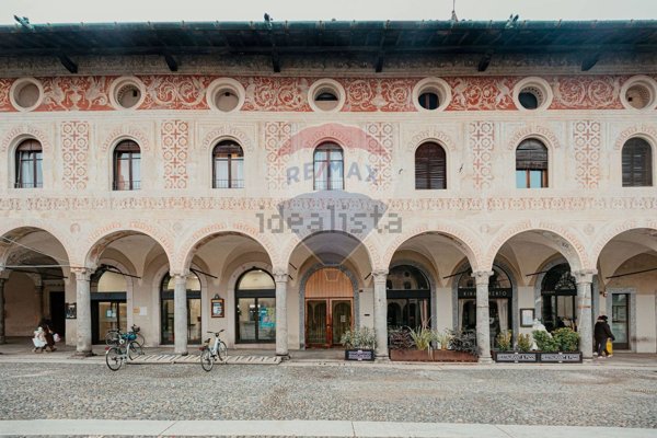 casa indipendente in vendita a Vigevano