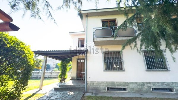 casa indipendente in vendita a Vigevano