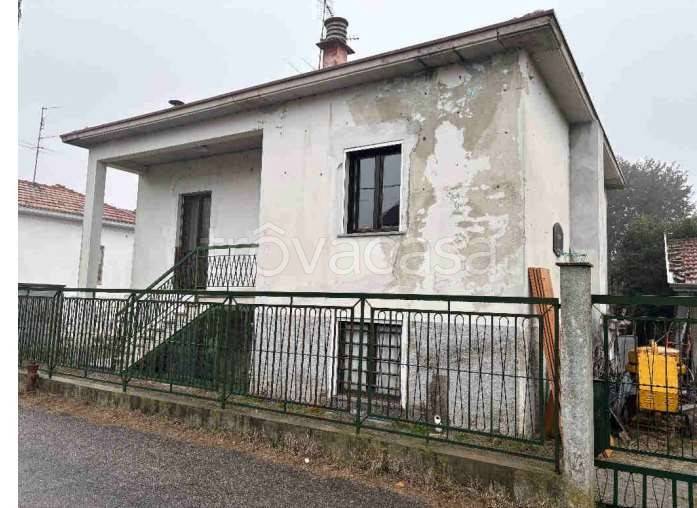 casa indipendente in vendita a Vigevano