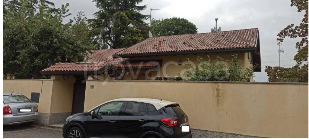 casa indipendente in vendita a Vigevano