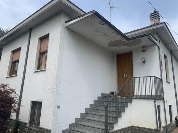 casa indipendente in vendita a Vigevano