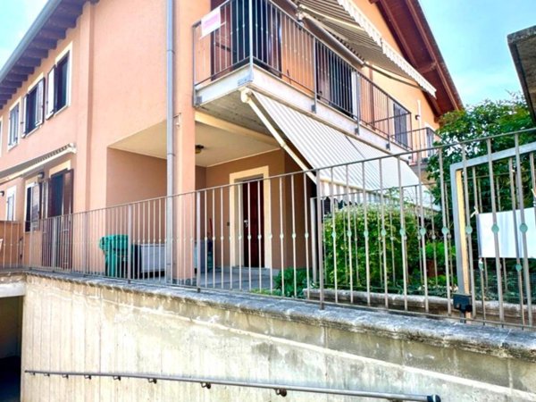 casa indipendente in vendita a Vigevano