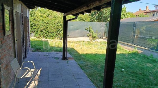 casa indipendente in vendita a Vigevano