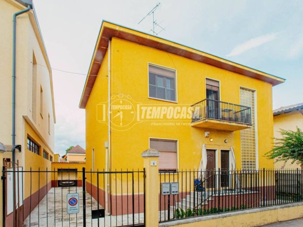 casa indipendente in vendita a Vigevano