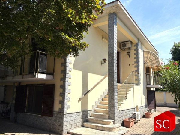 casa indipendente in vendita a Vigevano