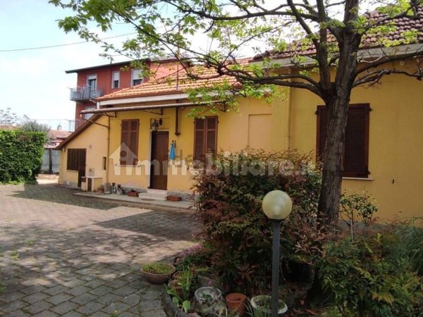 casa indipendente in vendita a Vigevano