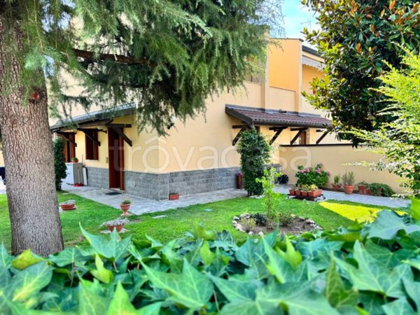 casa indipendente in vendita a Vigevano