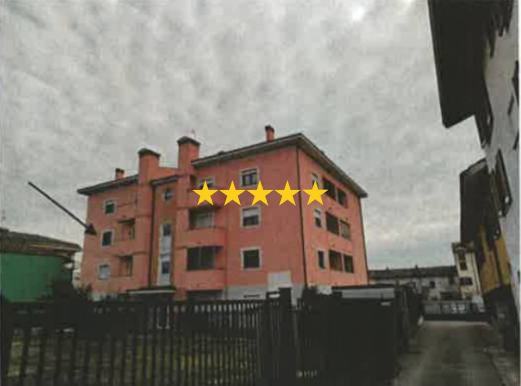 appartamento in vendita a Vigevano in zona Fogliano