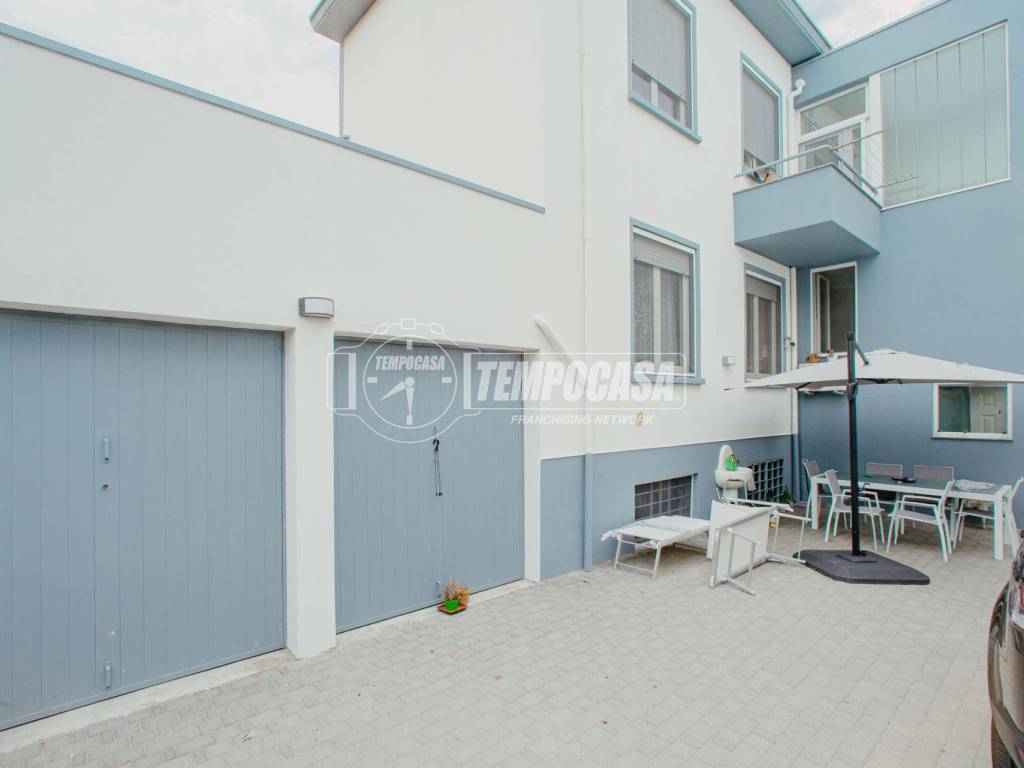 casa indipendente in vendita a Vigevano