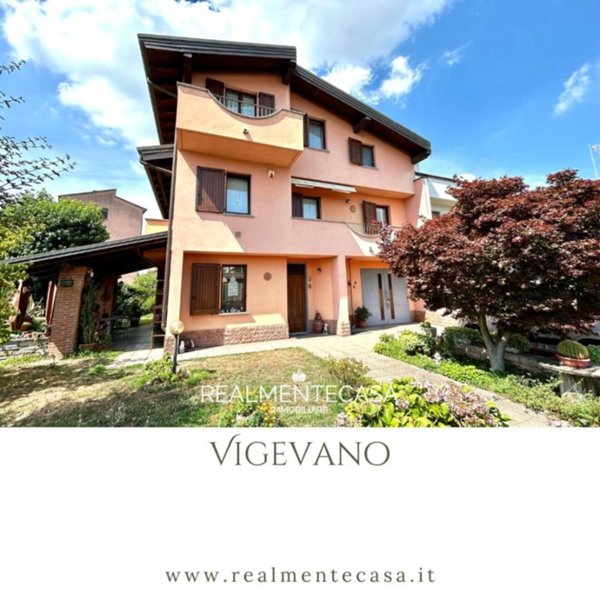 casa indipendente in vendita a Vigevano