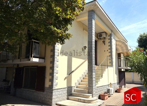 casa indipendente in vendita a Vigevano