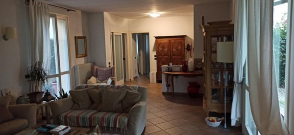 casa indipendente in vendita a Vigevano
