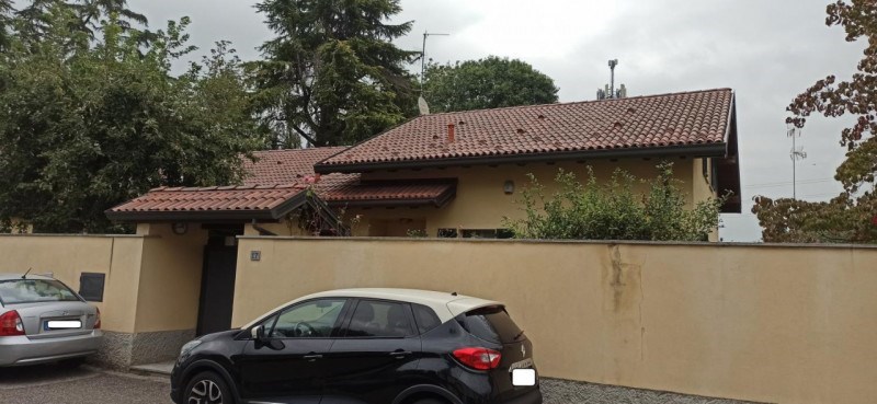 casa indipendente in vendita a Vigevano