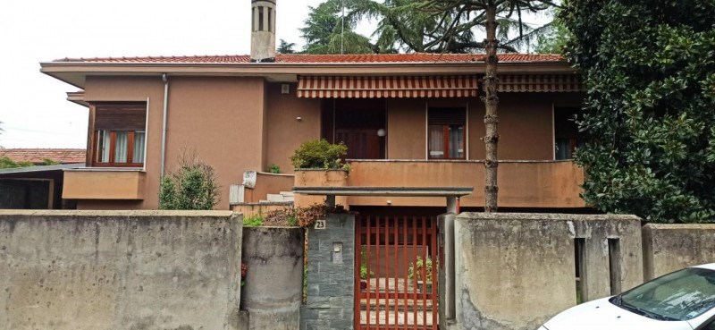 casa indipendente in vendita a Vigevano